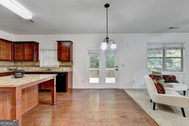 560 Collingsworth Lane, Lawrenceville, GA 30043