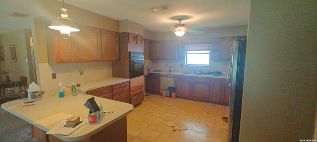 807 Elizabeth, Seguin, TX 78155