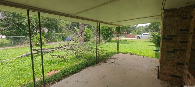 807 Elizabeth, Seguin, TX 78155