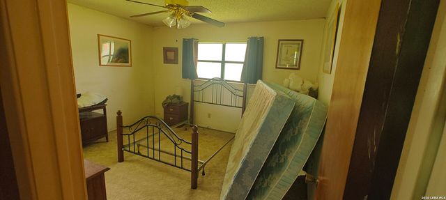 807 Elizabeth, Seguin, TX 78155