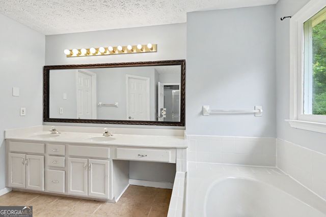 2865 Dunlin Lake Way, Lawrenceville, GA 30044