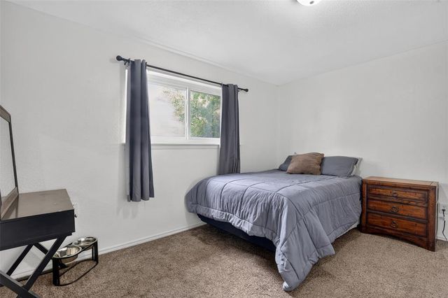 604 SW 14th Street, Moore, OK 73160