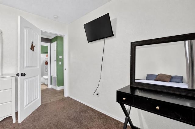 604 SW 14th Street, Moore, OK 73160