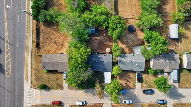 604 SW 14th Street, Moore, OK 73160