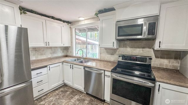 7802 Royal Oak Drive SE, Olympia, WA 98503
