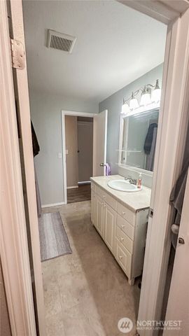 7802 Royal Oak Drive SE, Olympia, WA 98503