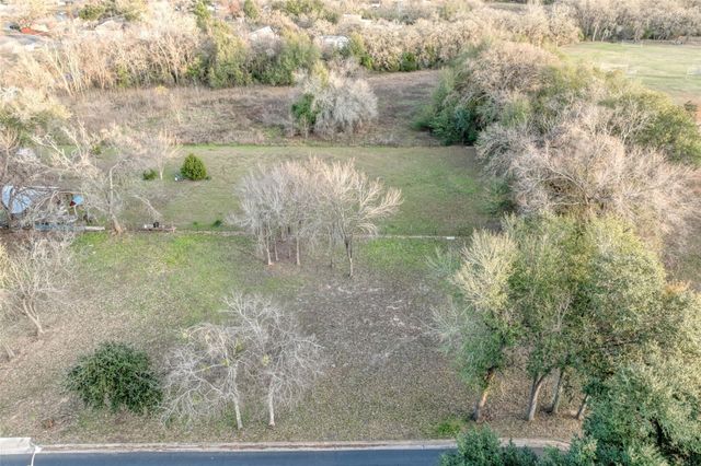 Lot 4 E Alamo ST, Elgin, TX 78621