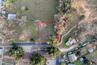 Lot 4 E Alamo ST, Elgin, TX 78621