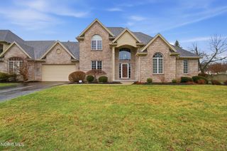 139 Pine Valley Road, Holland, OH 43528