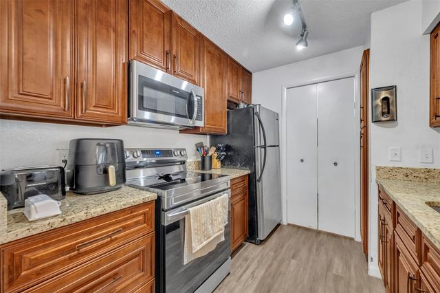 5600 DEVONBRIAR WAY N203, Orlando, FL 32822