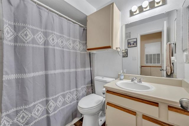 5600 DEVONBRIAR WAY N203, Orlando, FL 32822