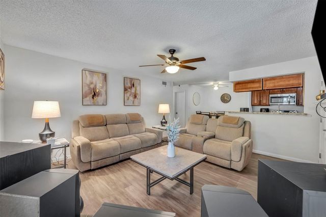 5600 DEVONBRIAR WAY N203, Orlando, FL 32822