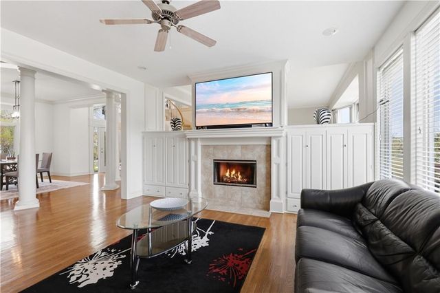 9227 Redbud Lane, Lenexa, KS 66220