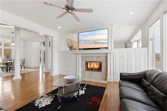 9227 Redbud Lane, Lenexa, KS 66220