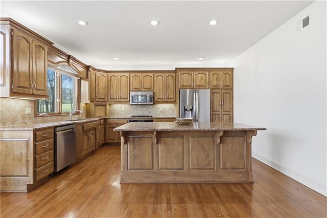 9227 Redbud Lane, Lenexa, KS 66220