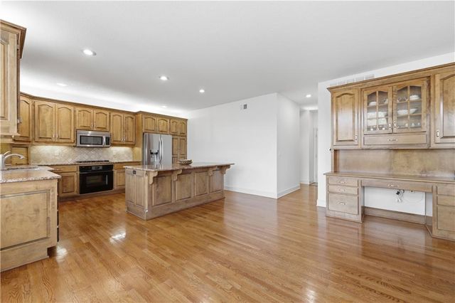 9227 Redbud Lane, Lenexa, KS 66220