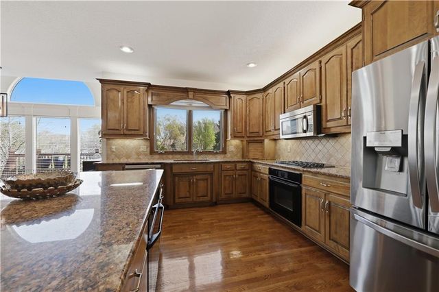 9227 Redbud Lane, Lenexa, KS 66220