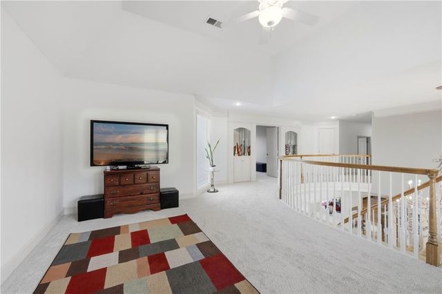 9227 Redbud Lane, Lenexa, KS 66220