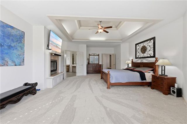 9227 Redbud Lane, Lenexa, KS 66220