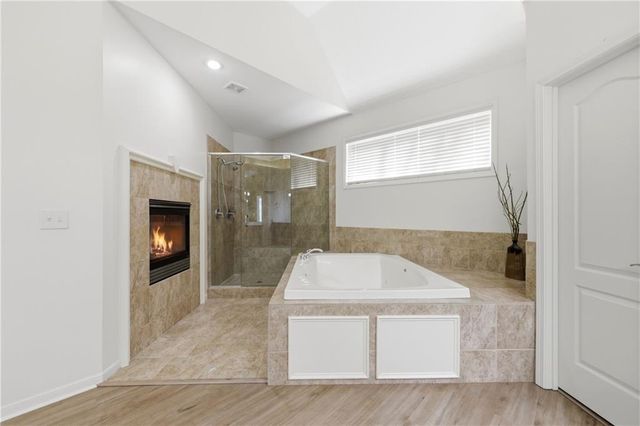 9227 Redbud Lane, Lenexa, KS 66220