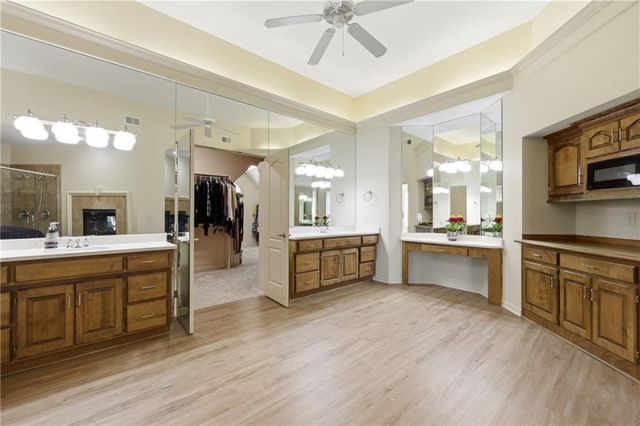 9227 Redbud Lane, Lenexa, KS 66220