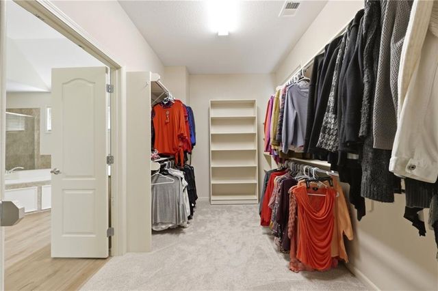 9227 Redbud Lane, Lenexa, KS 66220