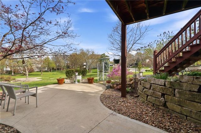 9227 Redbud Lane, Lenexa, KS 66220