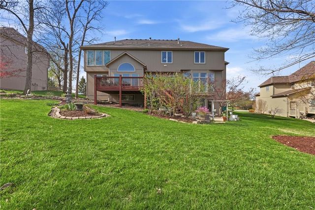 9227 Redbud Lane, Lenexa, KS 66220