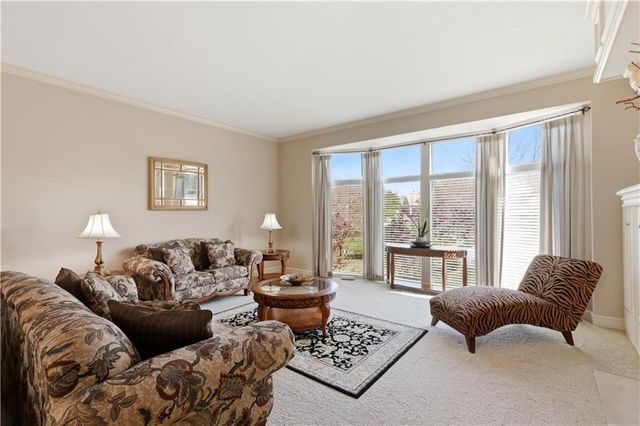 9227 Redbud Lane, Lenexa, KS 66220