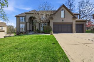 9227 Redbud Lane, Lenexa, KS 66220