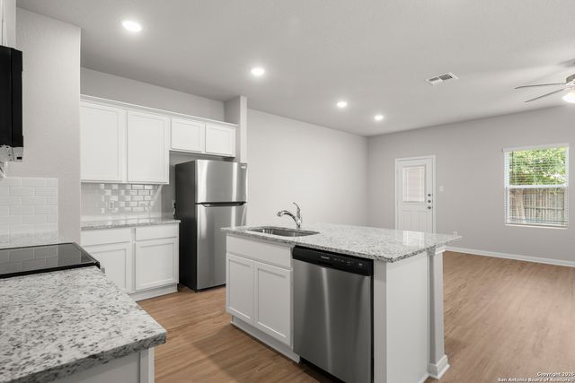 3929 Abbott Pass Unit 101, St Hedwig, TX 78152