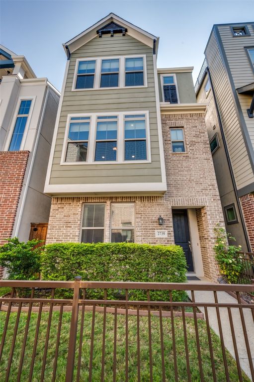 2739 Flowering Peach Lane, Dallas, TX 75212