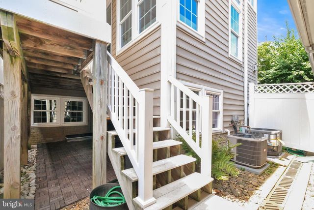 1010 MAIN ST, Gaithersburg, MD 20878