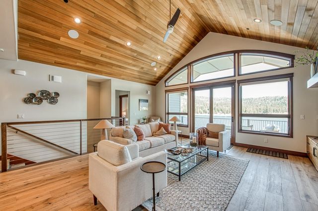 44687 Lakeview, Shaver Lake, CA 93664