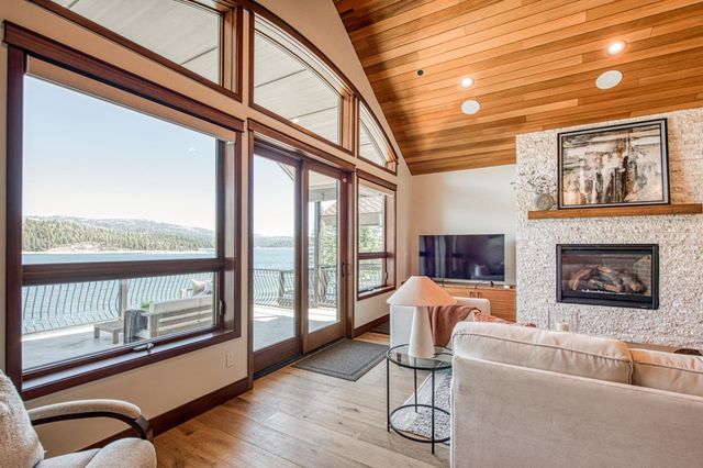 44687 Lakeview, Shaver Lake, CA 93664