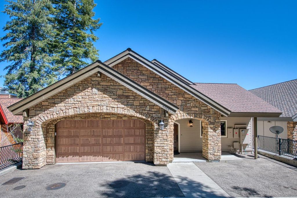 Image 2 of property listing at 44687 Lakeview, Shaver Lake, CA 93664