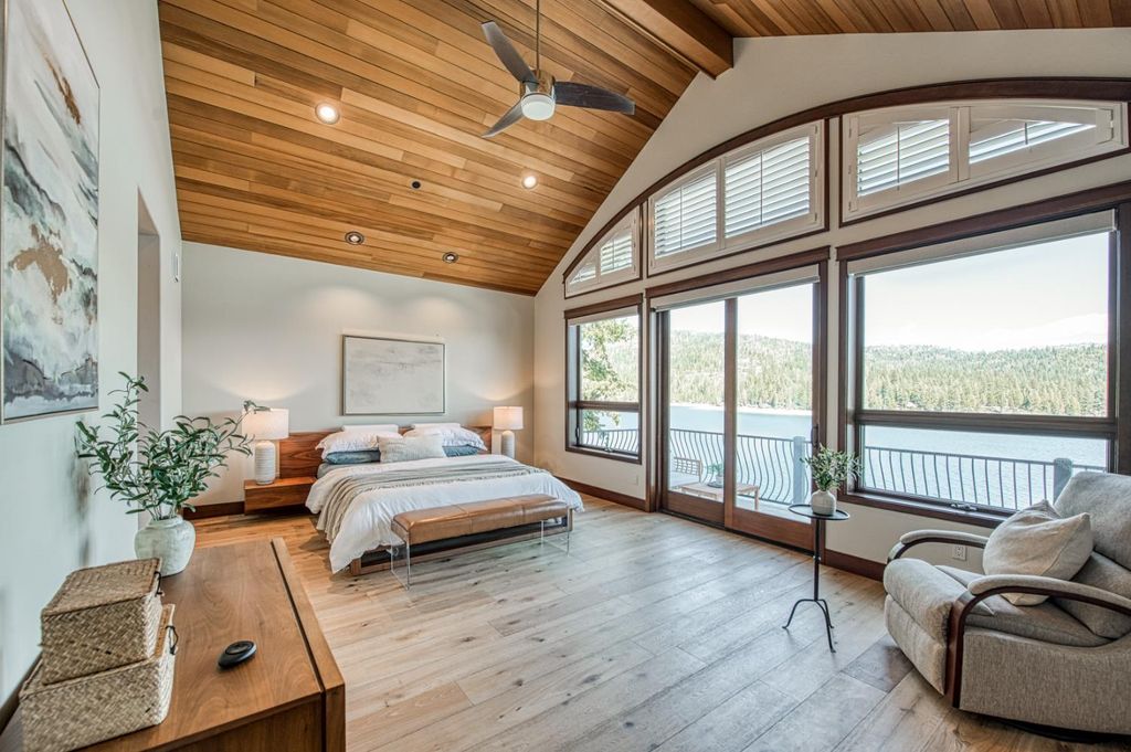 Image 22 of property listing at 44687 Lakeview, Shaver Lake, CA 93664