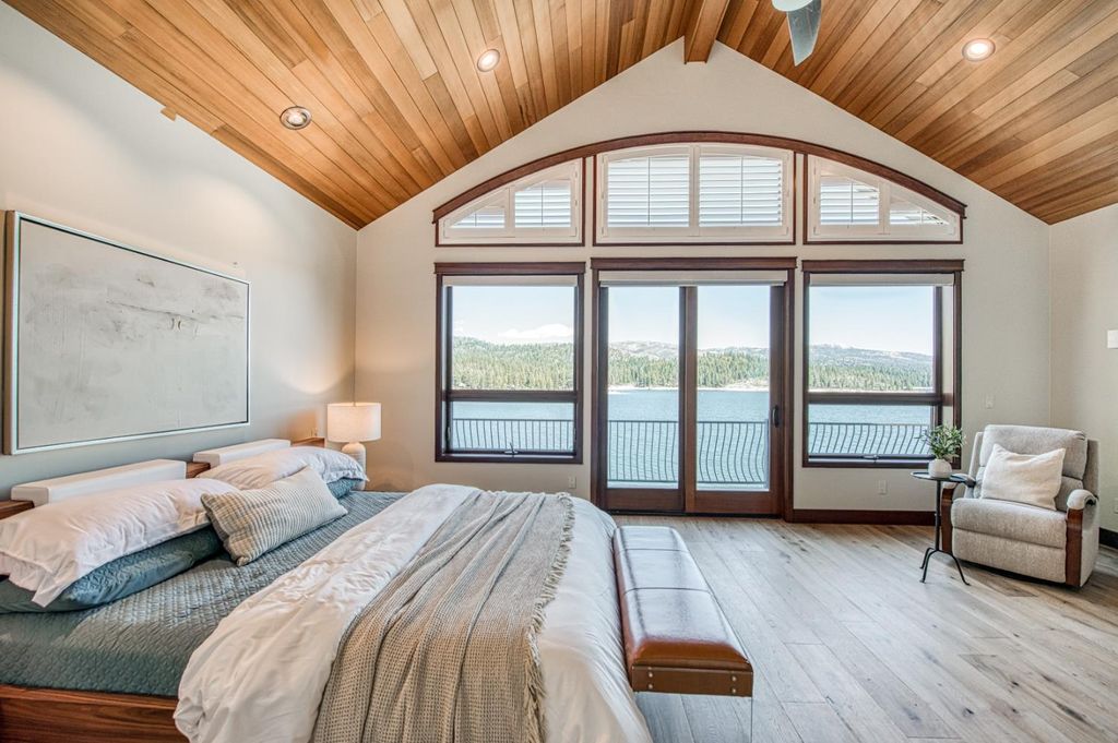 Image 23 of property listing at 44687 Lakeview, Shaver Lake, CA 93664