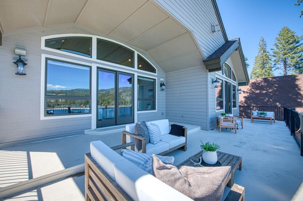 Image 34 of property listing at 44687 Lakeview, Shaver Lake, CA 93664