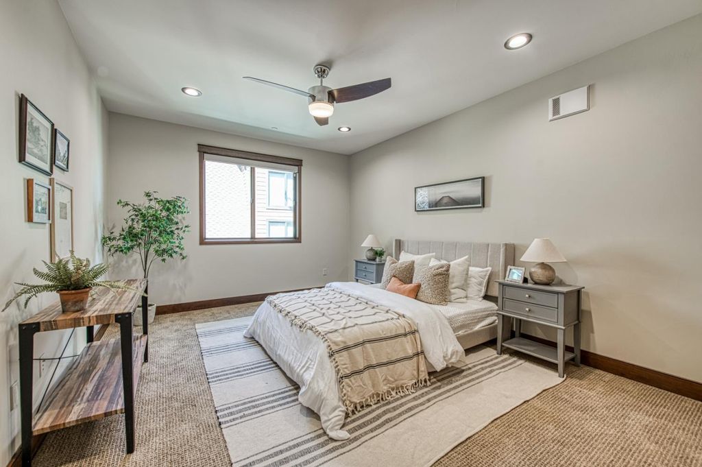 Image 39 of property listing at 44687 Lakeview, Shaver Lake, CA 93664