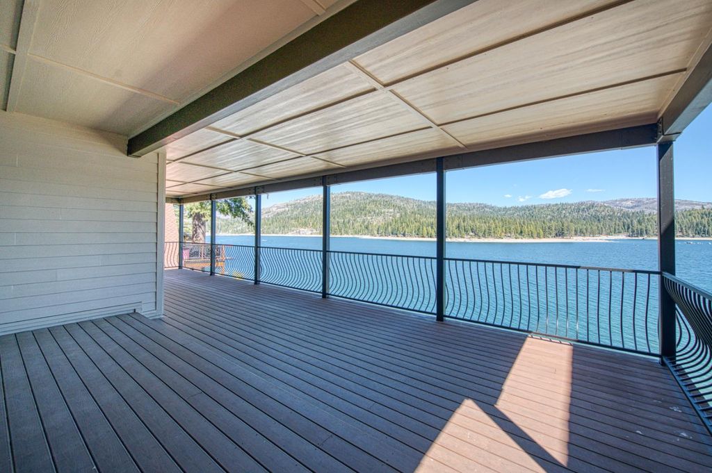 Image 42 of property listing at 44687 Lakeview, Shaver Lake, CA 93664
