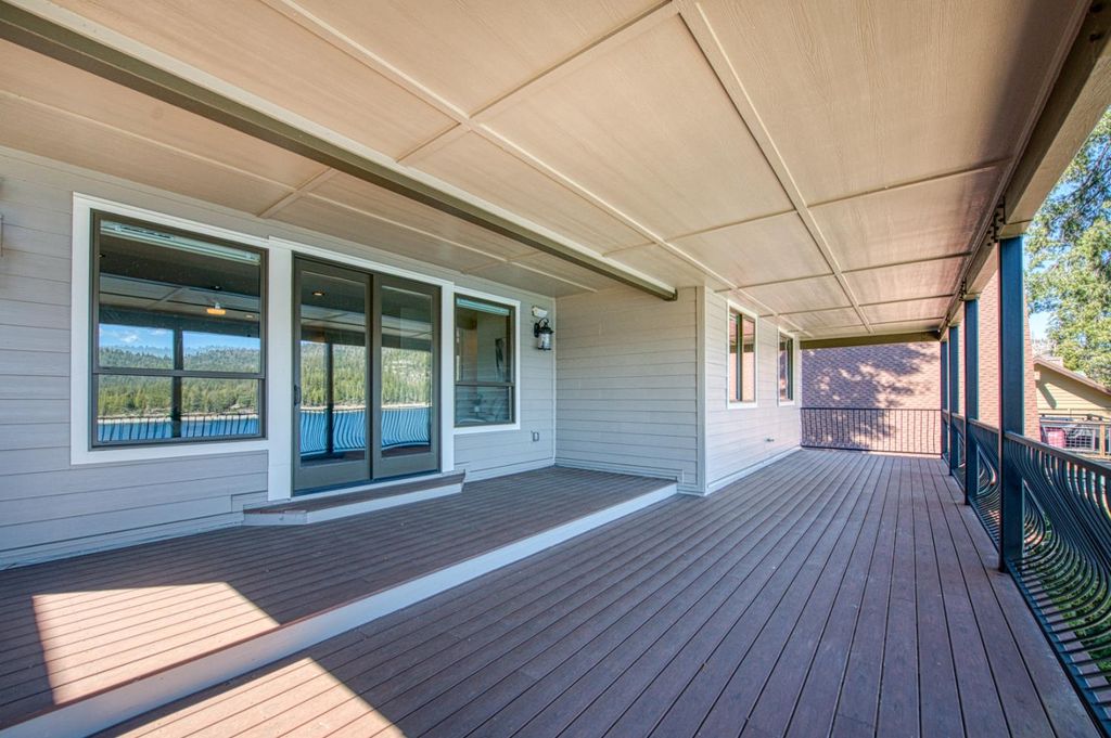 Image 43 of property listing at 44687 Lakeview, Shaver Lake, CA 93664