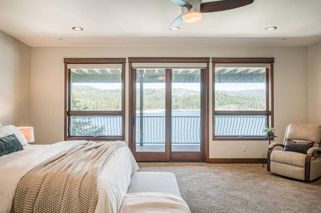 Image 51 of property listing at 44687 Lakeview, Shaver Lake, CA 93664