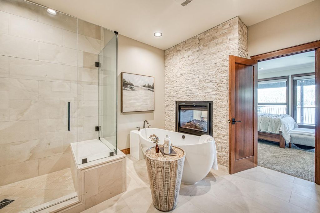 Image 56 of property listing at 44687 Lakeview, Shaver Lake, CA 93664