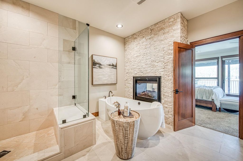 Image 57 of property listing at 44687 Lakeview, Shaver Lake, CA 93664