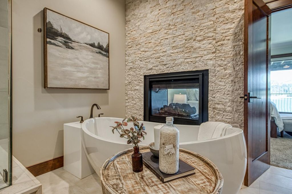 Image 58 of property listing at 44687 Lakeview, Shaver Lake, CA 93664