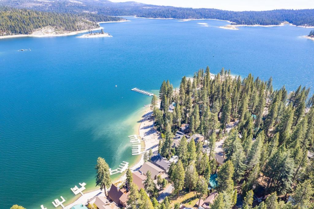 Image 69 of property listing at 44687 Lakeview, Shaver Lake, CA 93664