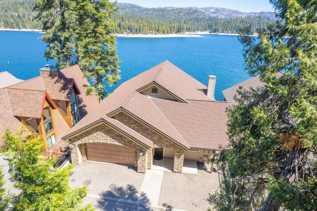 Image 78 of property listing at 44687 Lakeview, Shaver Lake, CA 93664