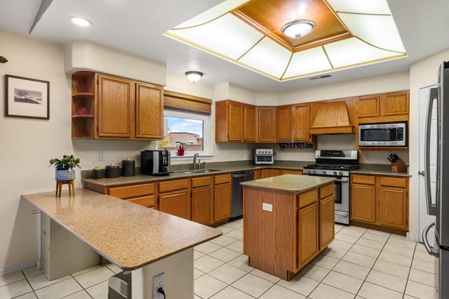 7456 Longview Drive NW, Albuquerque, NM 87120