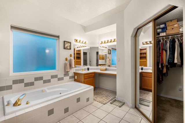 7456 Longview Drive NW, Albuquerque, NM 87120